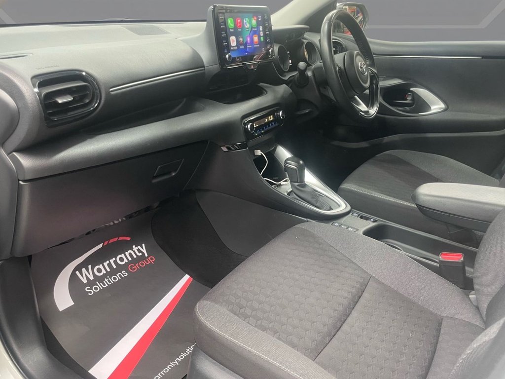 USED 2022 72 TOYOTA YARIS 1.5 VVT-h Design Hatchback 5dr Petrol Hybrid E-CVT Euro 6 (s/s) (116 ps) PAN ROOF+APPLE CARPLAY+R/CAM+XENON