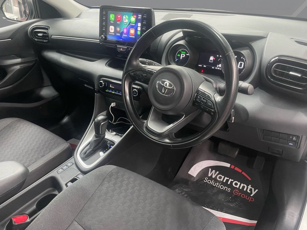 USED 2022 72 TOYOTA YARIS 1.5 VVT-h Design Hatchback 5dr Petrol Hybrid E-CVT Euro 6 (s/s) (116 ps) PAN ROOF+APPLE CARPLAY+R/CAM+XENON