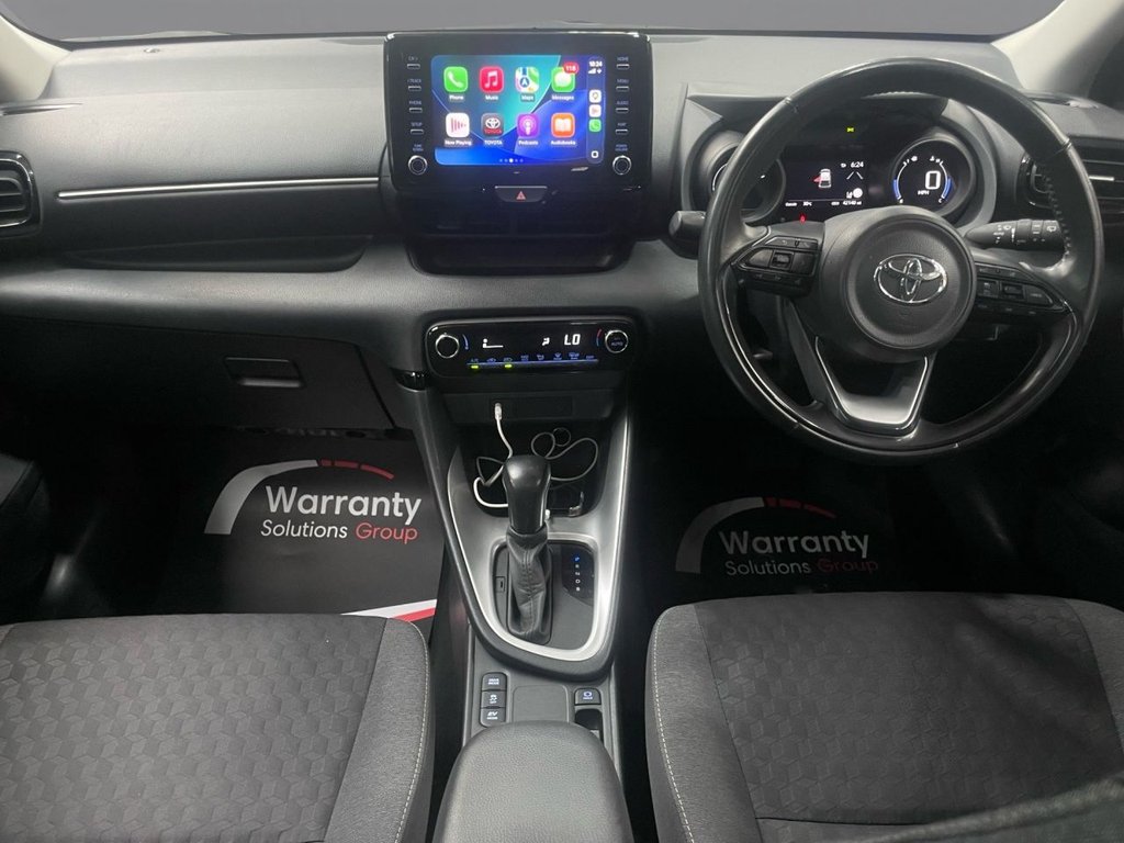 USED 2022 72 TOYOTA YARIS 1.5 VVT-h Design Hatchback 5dr Petrol Hybrid E-CVT Euro 6 (s/s) (116 ps) PAN ROOF+APPLE CARPLAY+R/CAM+XENON
