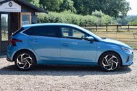 USED 2023 23 HYUNDAI I20 1.0 T-GDi MHEV Premium Hatchback 5dr Petrol Hybrid DCT Euro 6 (s/s) (100 ps) 1 OWNER FROM NEW + LOW MILES + LOWER INSURANCE GROUP!