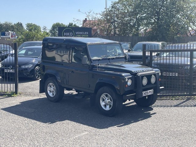 View our LAND ROVER DEFENDER 90