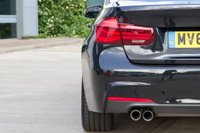 USED 2018 68 BMW 3 SERIES 2.0 320i M Sport Shadow Edition Auto Euro 6 (s/s) 4dr PRONAV-H&K-REAR CAMERA- 19'S