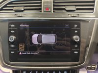 USED 2017 67 VOLKSWAGEN TIGUAN 2.0 TDI R-Line SUV 5dr Diesel DSG 4Motion Euro 6 (s/s) (150 ps) SAT-NAV + PANORAMIC SUNROOF + HEATED SEATS + PARKING SENSORS