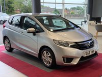 USED 2016 66 HONDA JAZZ 1.3 i-VTEC SE Hatchback 5dr Petrol Manual Euro 6 (s/s) (102 ps) FRONT AND REAR PARKING SENSORS, CRUISE CONTROL WITH SPEED LIMITER, 7 INCH TOUCHSCREEN WITH DAB RADIO, HONDA CONNECT, BLUETOOTH HANDS FREE