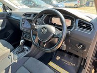USED 2020 70 VOLKSWAGEN TIGUAN 2.0 TDI SEL SUV 5dr Diesel DSG Euro 6 (s/s) (150 ps) Panoramic Sunroof/ABS