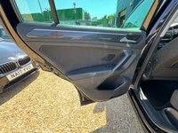 USED 2020 70 VOLKSWAGEN TIGUAN 2.0 TDI SEL SUV 5dr Diesel DSG Euro 6 (s/s) (150 ps) Panoramic Sunroof/ABS