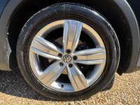 USED 2020 70 VOLKSWAGEN TIGUAN 2.0 TDI SEL SUV 5dr Diesel DSG Euro 6 (s/s) (150 ps) Panoramic Sunroof/ABS