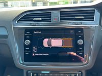 USED 2020 70 VOLKSWAGEN TIGUAN 2.0 TDI SEL SUV 5dr Diesel DSG Euro 6 (s/s) (150 ps) Panoramic Sunroof/ABS
