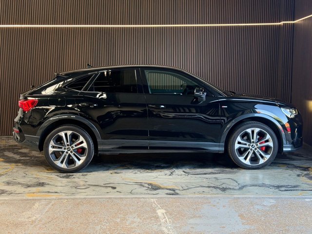 View our AUDI Q3