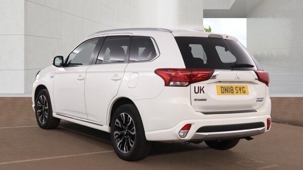 USED 2018 18 MITSUBISHI OUTLANDER 2.0h 12kWh 4h SUV 5dr Petrol Plug-in Hybrid CVT 4WD Euro 6 (s/s) (200 ps) &pound;ZERO DEPOSIT FINANCE