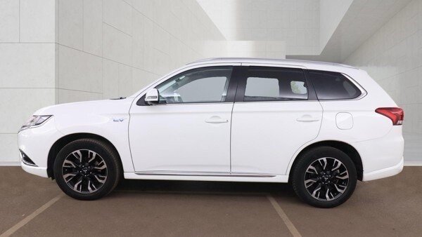 USED 2018 18 MITSUBISHI OUTLANDER 2.0h 12kWh 4h SUV 5dr Petrol Plug-in Hybrid CVT 4WD Euro 6 (s/s) (200 ps) &pound;ZERO DEPOSIT FINANCE