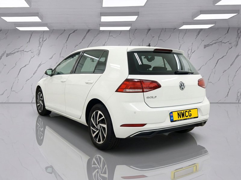2019 Volkswagen Golf in white — photo 3 of 10
