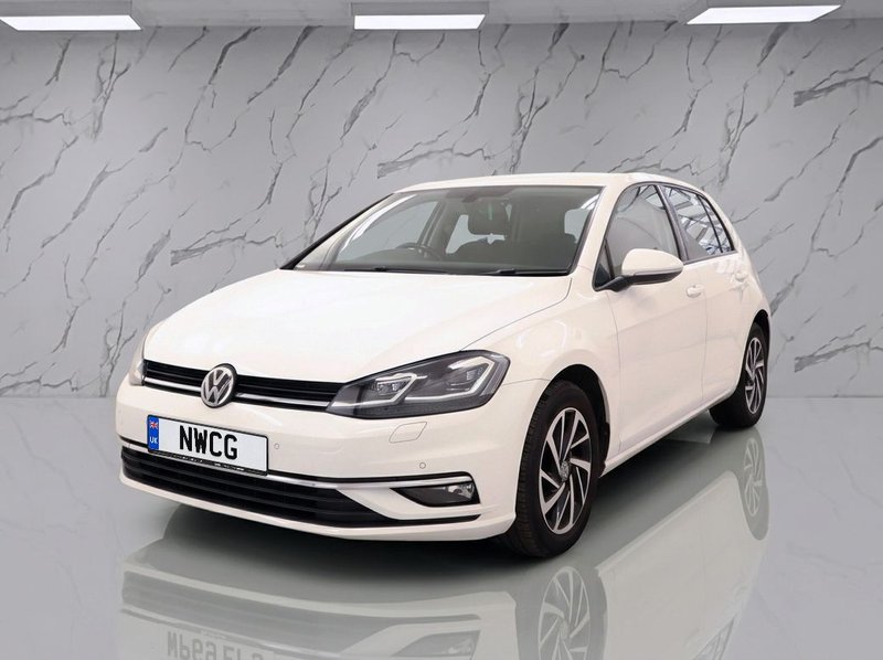 2019 Volkswagen Golf in white — photo 2 of 10