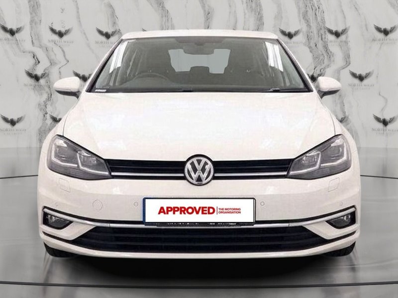 2019 Volkswagen Golf in white — photo 2 of 14