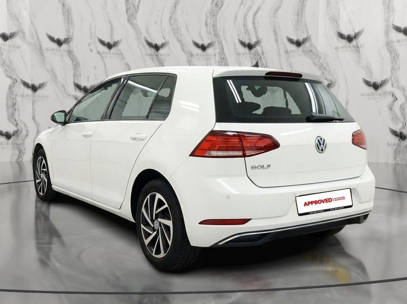 2019 Volkswagen Golf in white — photo 4 of 14