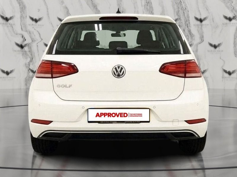 2019 Volkswagen Golf in white — photo 5 of 14