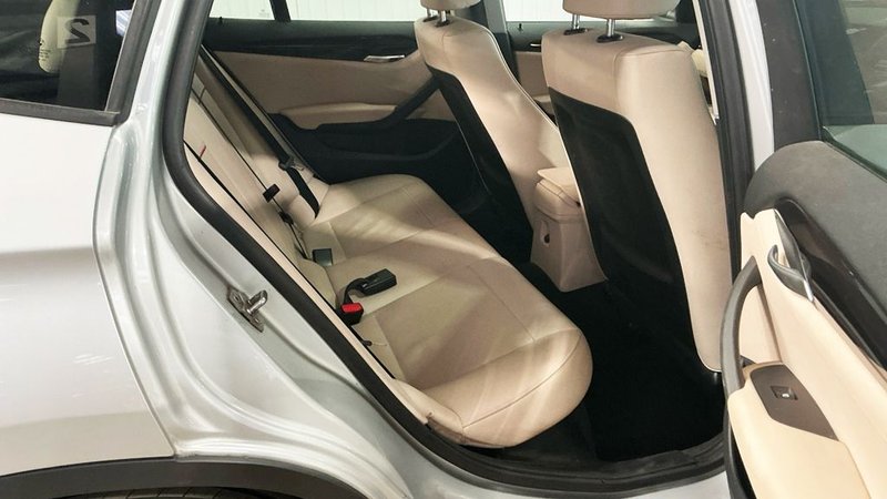 2013 BMW X1 in silver — photo 10 of 12