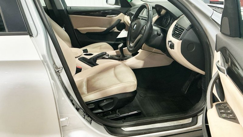 2013 BMW X1 in silver — photo 9 of 12
