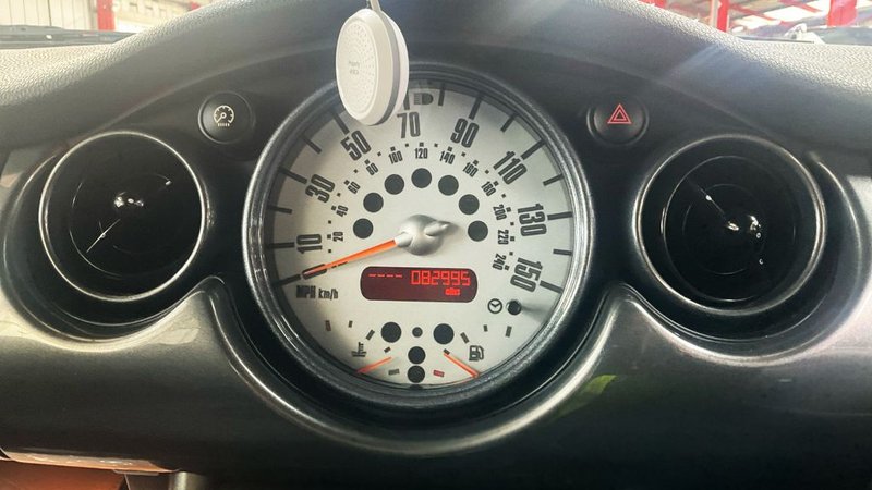 2008 MINI Convertible in white — photo 8 of 11