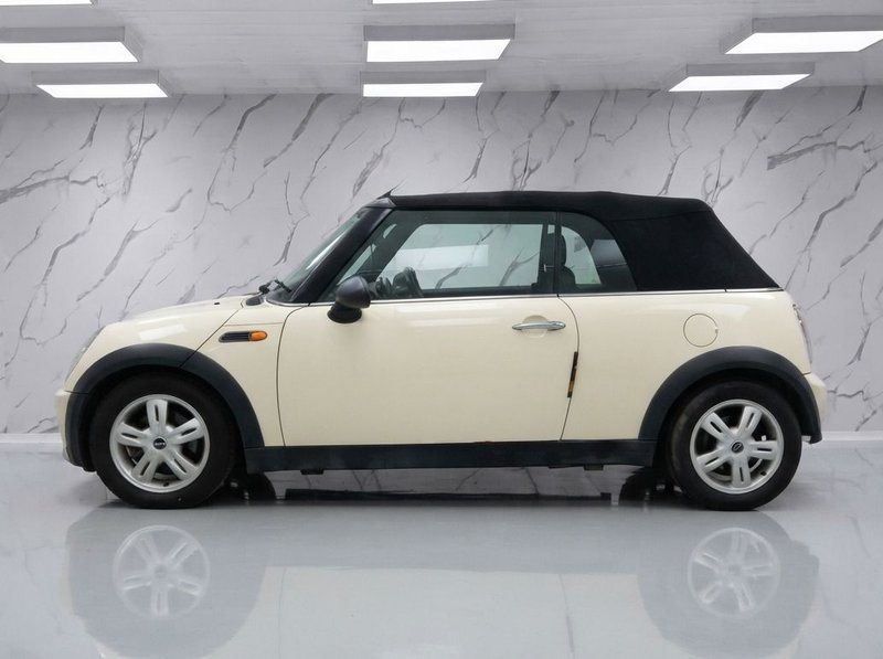 2008 MINI Convertible in white — photo 5 of 11