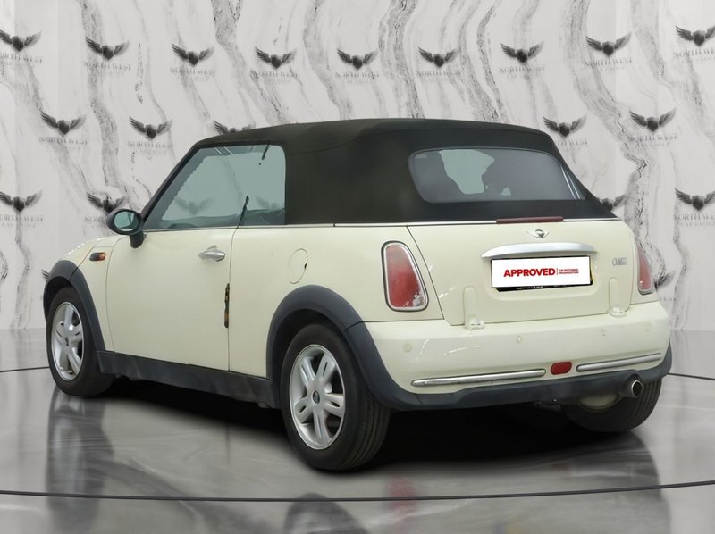 2008 MINI Convertible in white — photo 4 of 14