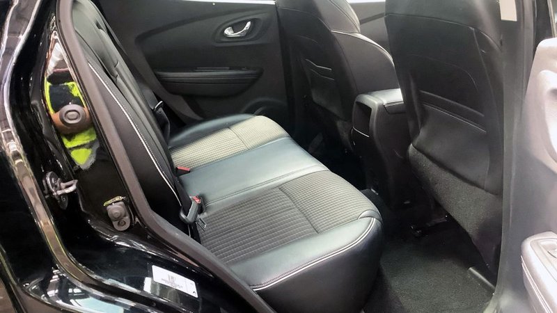 2018 Renault Kadjar in black — photo 9 of 10