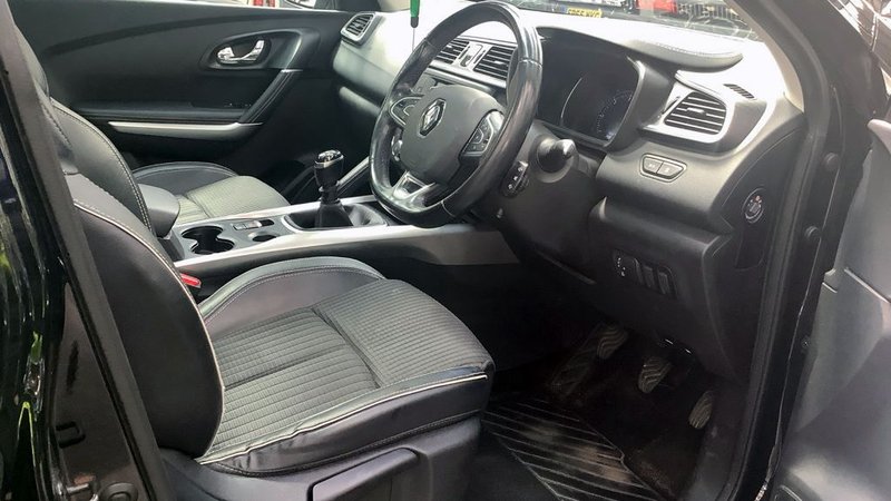 2018 Renault Kadjar in black — photo 7 of 10