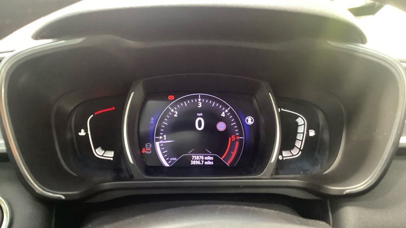 2018 Renault Kadjar in black — photo 8 of 10