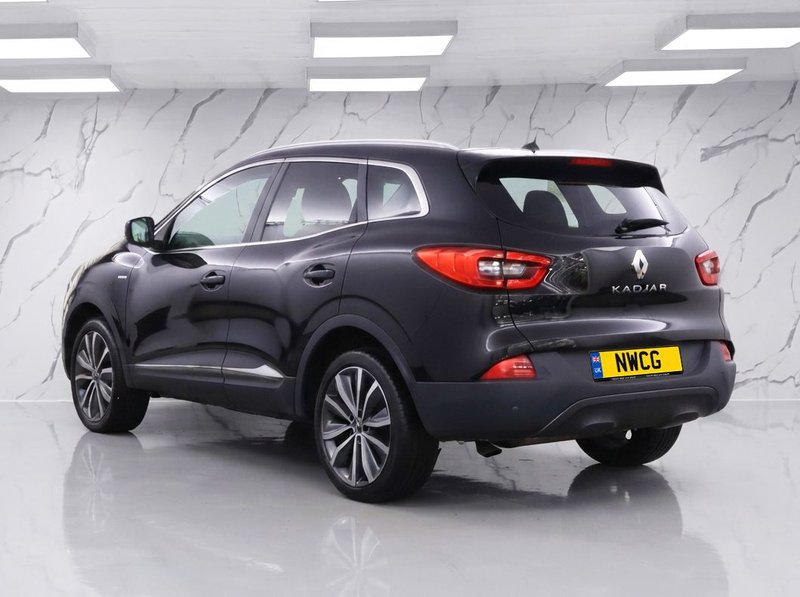 2018 Renault Kadjar in black — photo 3 of 10