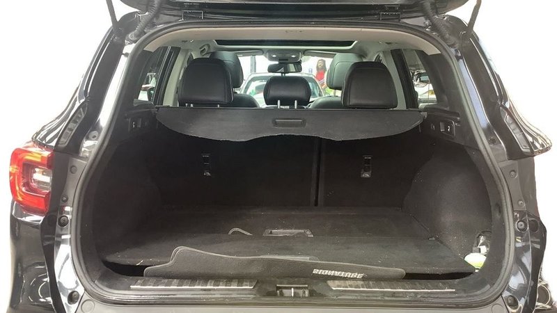 2018 Renault Kadjar in black — photo 9 of 13