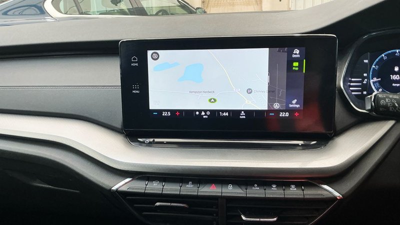 2022 Škoda Octavia in black — photo 7 of 11