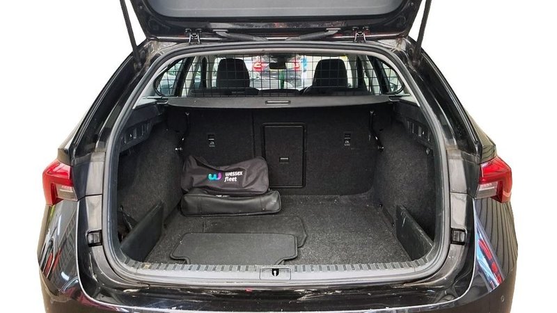 2022 Škoda Octavia in black — photo 10 of 14