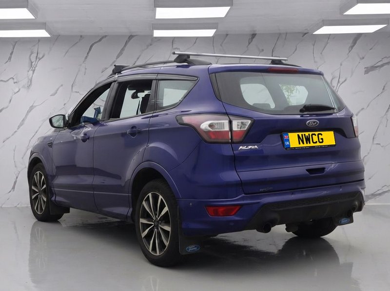 2017 Ford Kuga in blue — photo 3 of 10