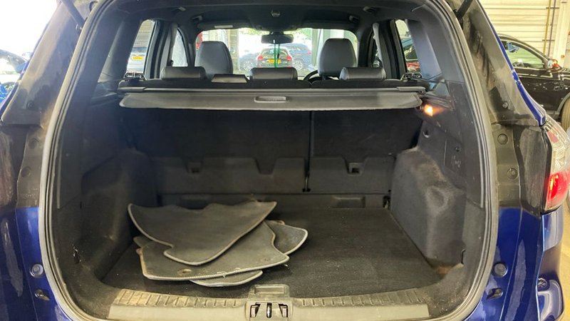 2017 Ford Kuga in blue — photo 10 of 10