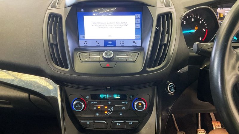 2017 Ford Kuga in blue — photo 6 of 10