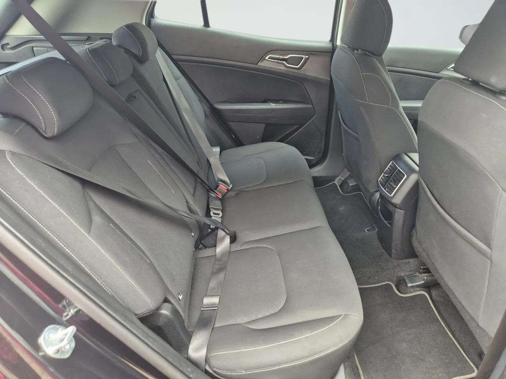 2023 Kia Sportage — image 5