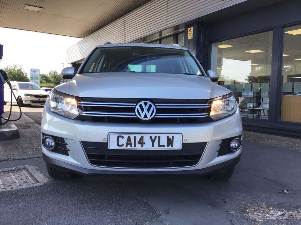USED 2014 14 VOLKSWAGEN TIGUAN 2.0 TDI BlueMotion Tech Match SUV 5dr Diesel DSG 4WD Euro 5 (s/s) (140 ps) 