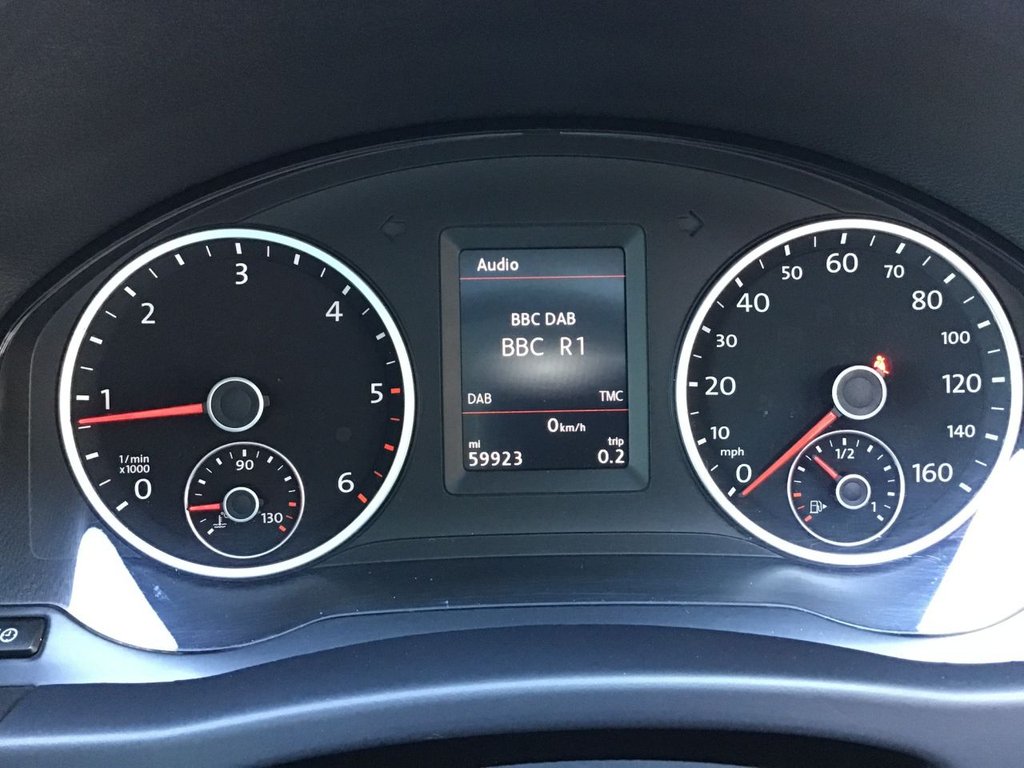 USED 2014 14 VOLKSWAGEN TIGUAN 2.0 TDI BlueMotion Tech Match SUV 5dr Diesel DSG 4WD Euro 5 (s/s) (140 ps) 