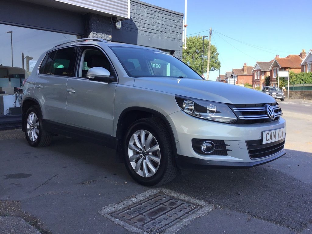 USED 2014 14 VOLKSWAGEN TIGUAN 2.0 TDI BlueMotion Tech Match SUV 5dr Diesel DSG 4WD Euro 5 (s/s) (140 ps) 