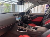 USED 2019 69 JAGUAR F-PACE 2.0 D180 Chequered Flag SUV 5dr Diesel Auto AWD Euro 6 (s/s) (180 ps)+2 KEYS+1 FORMER KEEPER+FSH+NAV+HEATED LEATHER SEATS+PANO SUNROOF+CLIMATE+AIRCON+PARK CONTROL+MEDIA+APPS+DAB+20