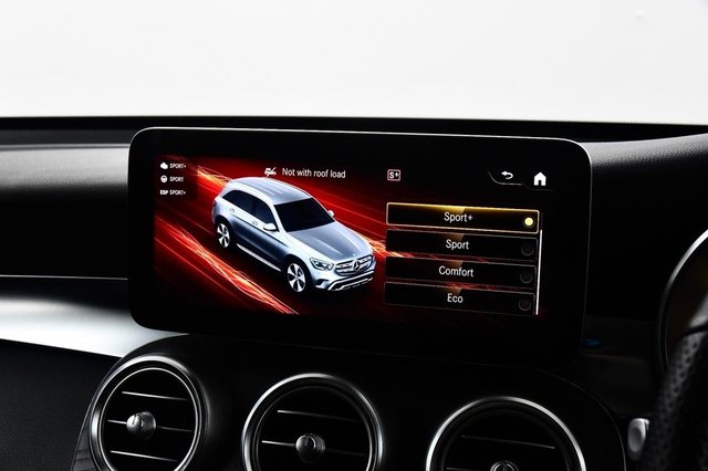 USED 2020 70 MERCEDES-BENZ GLC 2.0 GLC300d AMG Line (Premium Plus) SUV 5dr Diesel G-Tronic+ 4MATIC Euro 6 (s/s) (245 ps) FSH | PanRoof/Burmester/360Cam