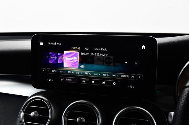 USED 2020 70 MERCEDES-BENZ GLC 2.0 GLC300d AMG Line (Premium Plus) SUV 5dr Diesel G-Tronic+ 4MATIC Euro 6 (s/s) (245 ps) FSH | PanRoof/Burmester/360Cam