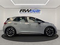 USED 2021 21 VOLKSWAGEN ID.3 Pro Performance 58kWh Life Hatchback 5dr Electric Auto (204 ps) 