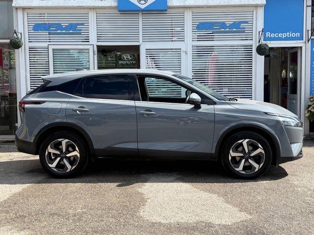 View our NISSAN QASHQAI
