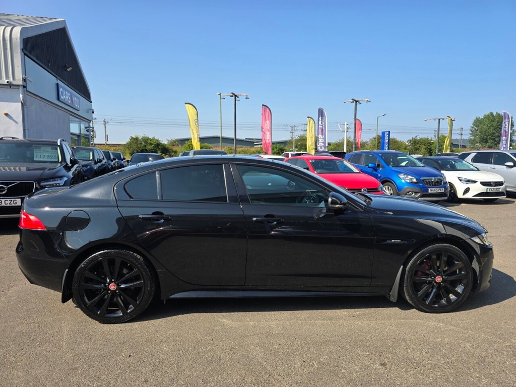2018 Jaguar XE thumbnail 9