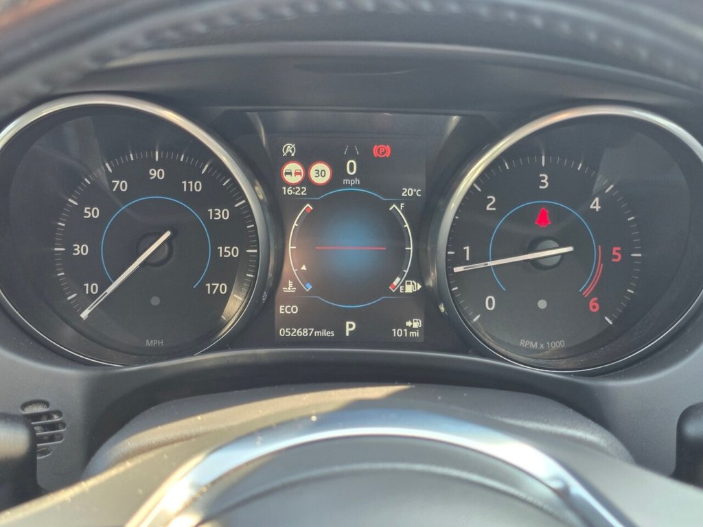 2018 Jaguar XE thumbnail 18