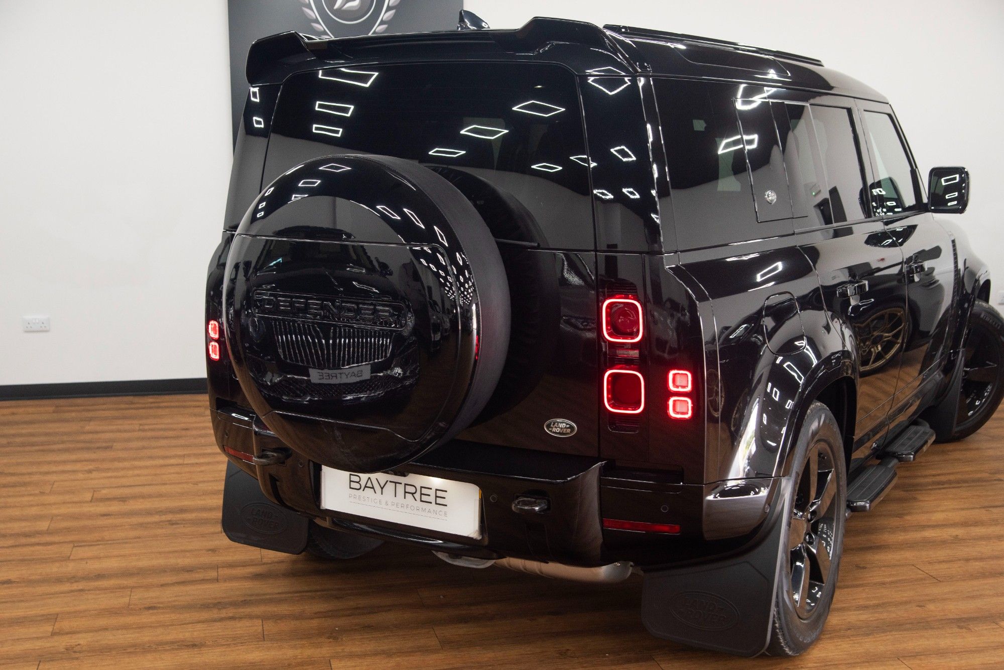 USED 2022 22 LAND ROVER DEFENDER 110 3.0 D300 MHEV X-Dynamic HSE 