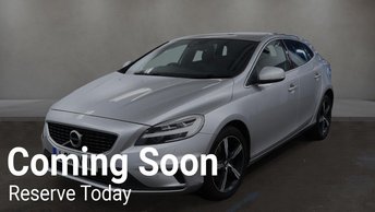2018 VOLVO V40 1.5 T2 R-Design Hatchback 5dr Petrol Auto Euro 6 (s/s) (122 ps) &pound;12350.00