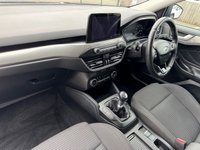 USED 2020 20 FORD FOCUS 1.0T EcoBoost Titanium Hatchback 5dr Petrol Manual Euro 6 (s/s) (125 ps) 1 OWNER -- FULL SERVICE HISTORY -- SAT NAV -- CARPLAY -- CRUISE