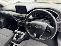 USED 2020 20 FORD FOCUS 1.0T EcoBoost Titanium Hatchback 5dr Petrol Manual Euro 6 (s/s) (125 ps) 1 OWNER -- FULL SERVICE HISTORY -- SAT NAV -- CARPLAY -- CRUISE